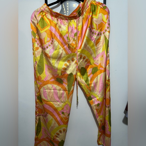 Two piece set - Picture 4 of 5